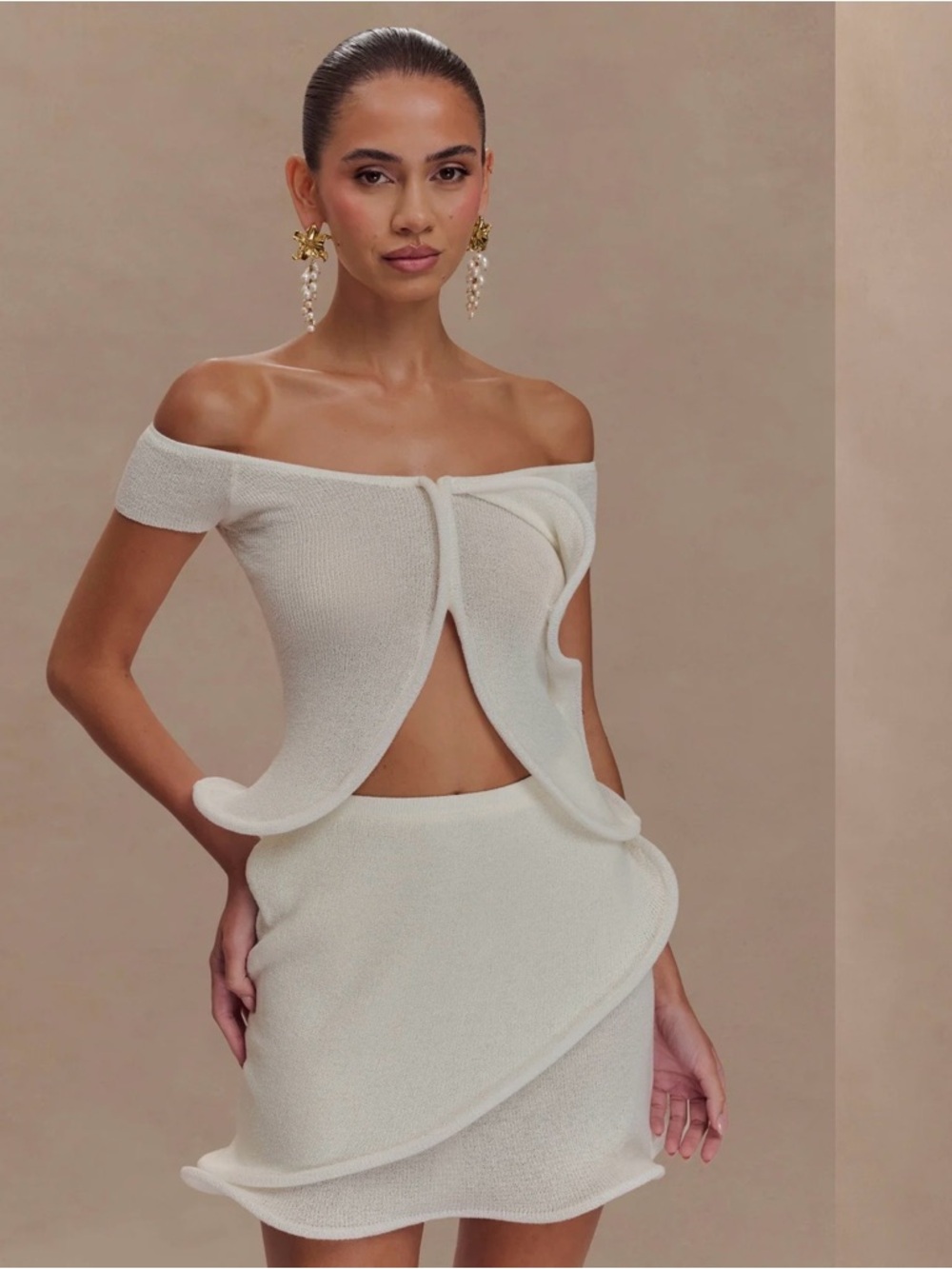 Meshki Cream Textured Skirt Set !!